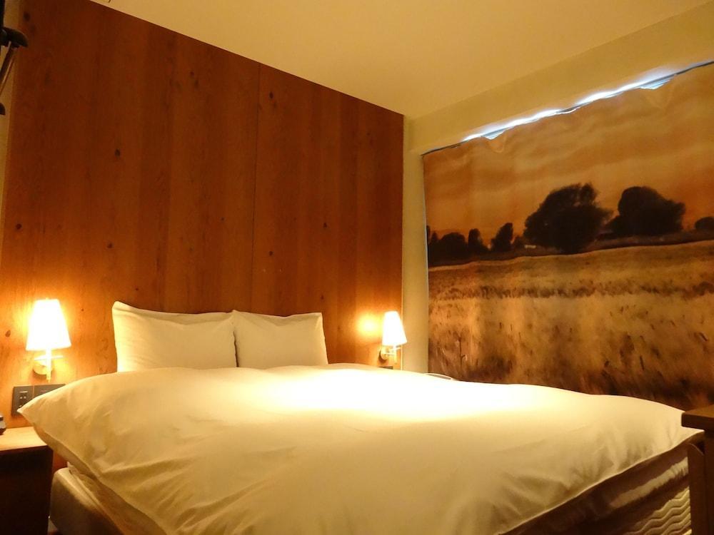 The Wall Hotel Osaka Esterno foto