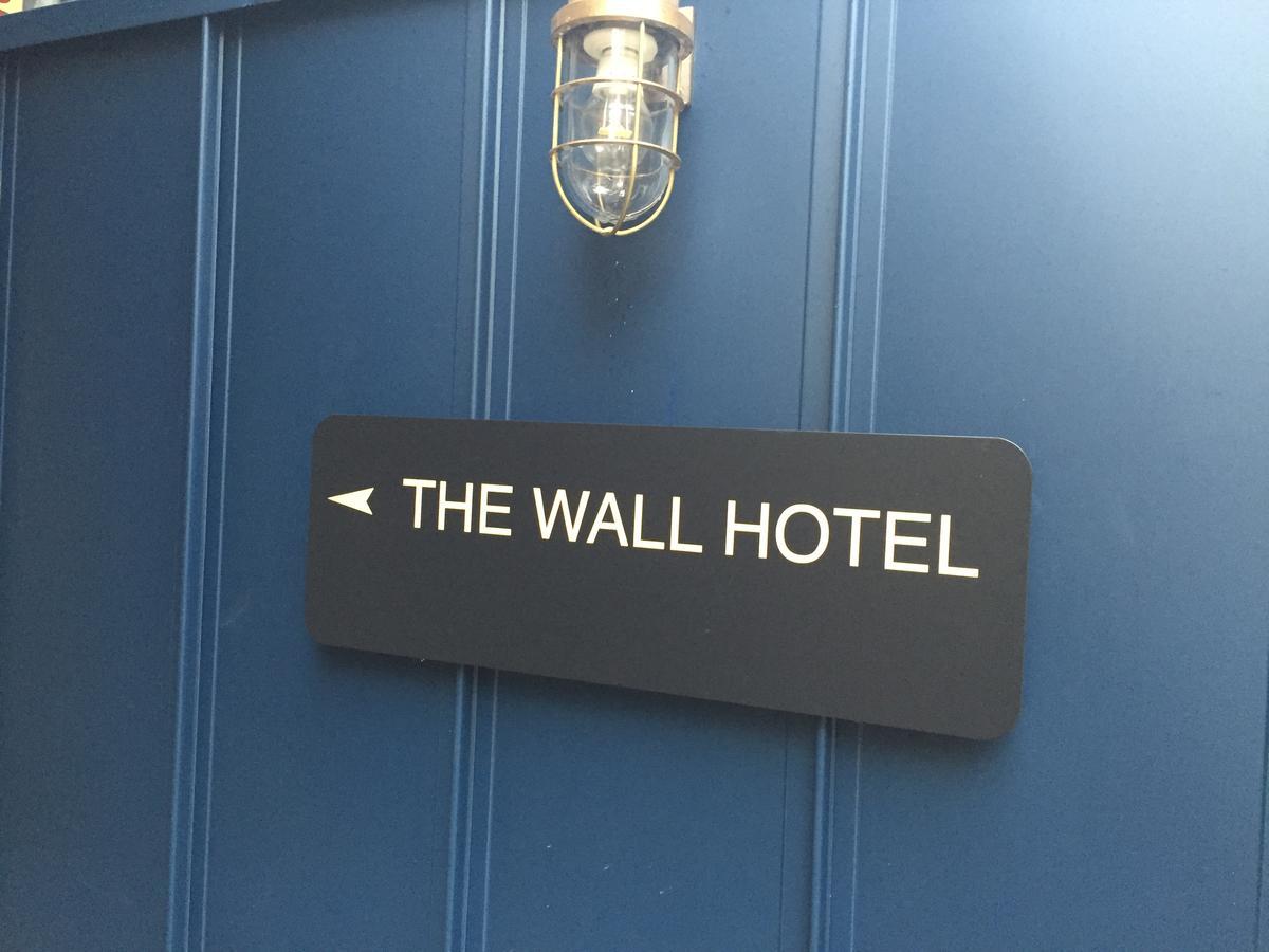 The Wall Hotel Osaka Esterno foto