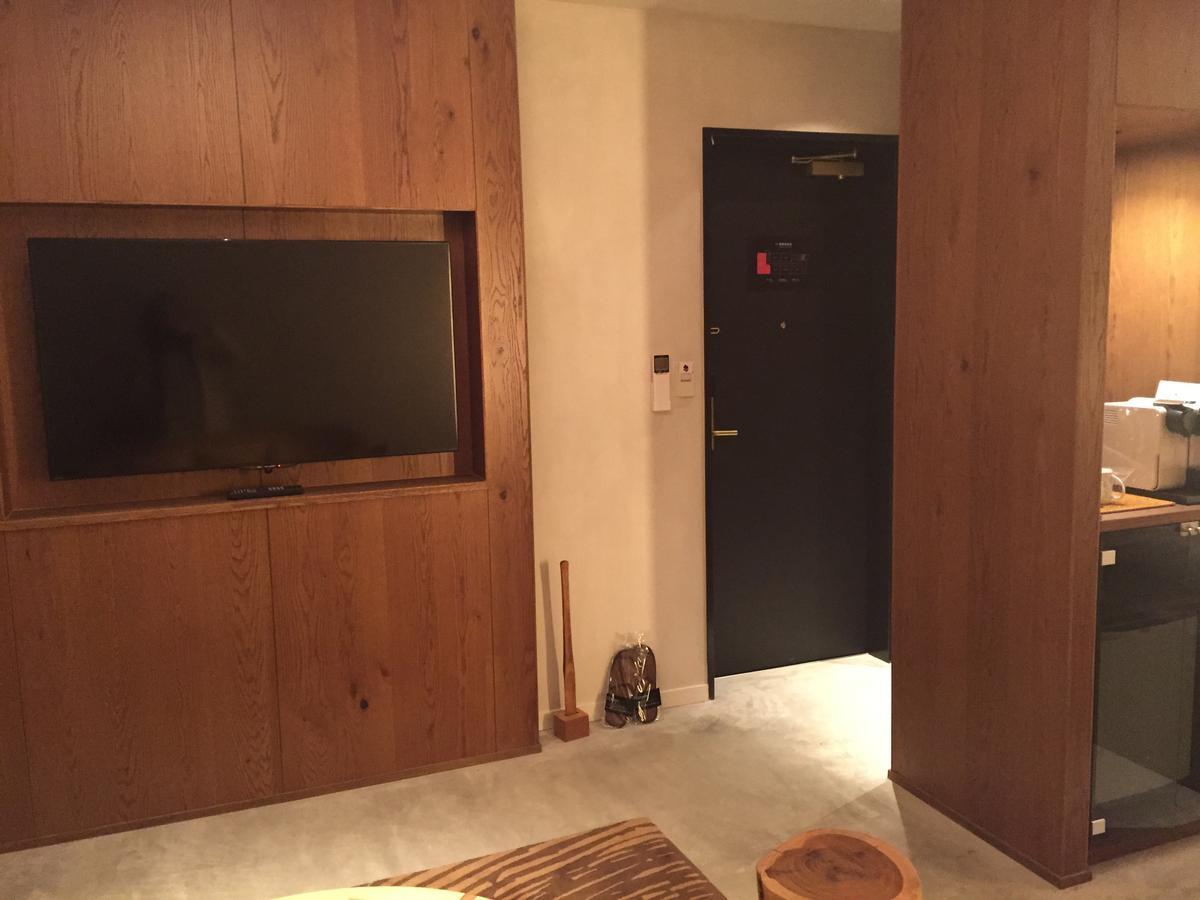 The Wall Hotel Osaka Esterno foto